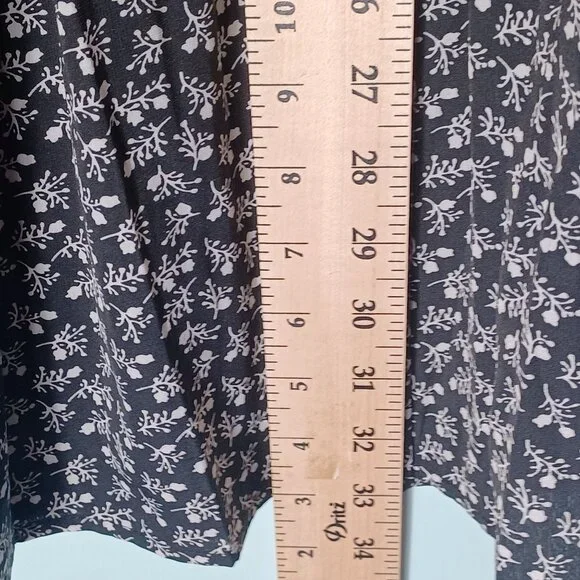 Womens Midi Skirt Size Medium Pleated Black Floral Dark Cottage Boho Western - Picture 4 of 8